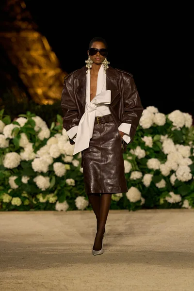 Look 15
